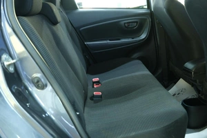 Хетчбэк Toyota Vitz 2019 года, 1059000 рублей, Омск