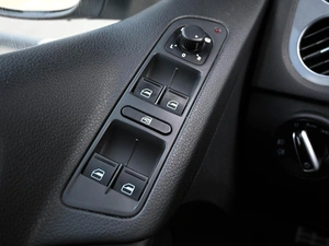 Внедорожник Volkswagen Tiguan 2012 года, 1429000 рублей, Кирилловка