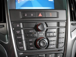 Универсал Opel Astra 2012 года, 879000 рублей, Воронеж