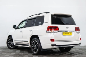 Внедорожник Toyota Land Cruiser 2013 года, 3489000 рублей, Сургут