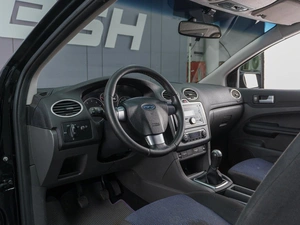 Хетчбэк Ford Focus 2007 года, 398000 рублей, Сургут