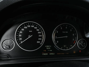 Седан BMW 5 серия 2013 года, 1799000 рублей, Волгоград