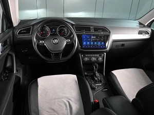Внедорожник Volkswagen Tiguan 2017 года, 2319000 рублей, Ростов-на-Дону