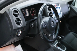 Внедорожник Volkswagen Tiguan 2010 года, 968000 рублей, Солонцы