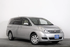 Минивэн Toyota Isis 2010 года, 1439000 рублей, Томск