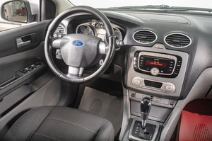 Хетчбэк Ford Focus 2011 года, 779000 рублей, Томск