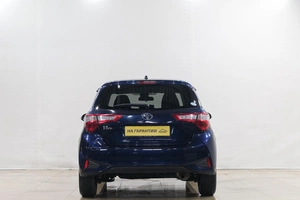 Хетчбэк Toyota Vitz 2018 года, 999000 рублей, Новокузнецк