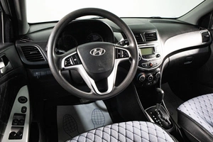 Седан Hyundai Solaris 2012 года, 799000 рублей, Сургут