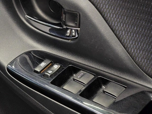 Хетчбэк Toyota Vitz 2018 года, 1089000 рублей, Красноярск