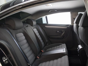 Седан Volkswagen Passat CC 2011 года, 1050000 рублей, Омск