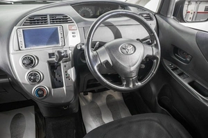 Хетчбэк Toyota Ractis 2006 года, 709000 рублей, Барнаул