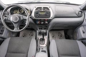 Внедорожник Toyota RAV4 2003 года, 899000 рублей, Красноярск