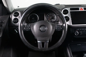 Внедорожник Volkswagen Tiguan 2010 года, 1489000 рублей, Сургут