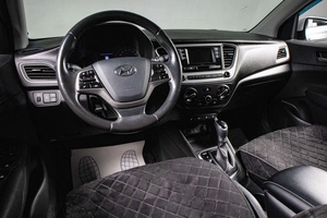 Седан Hyundai Solaris 2017 года, 1299000 рублей, Сургут
