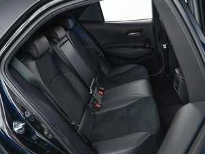 Хетчбэк Toyota Corolla 2022 года, 2250999 рублей, Москва