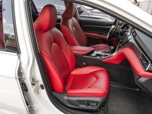 Седан Toyota Camry 2018 года, 2499000 рублей, Саратов