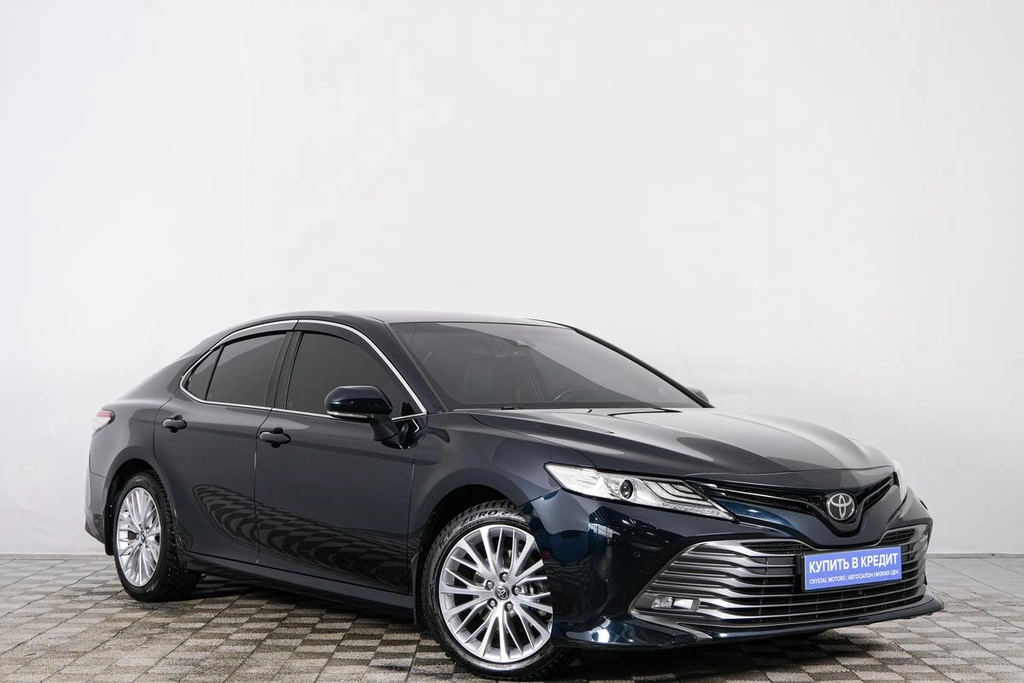 Седан Toyota Camry 2018 года, 3349000 рублей, Красноярск
