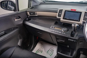 Минивэн Honda Freed 2012 года, 1199000 рублей, Томск