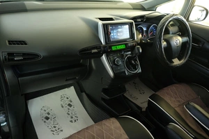 Минивэн Toyota Wish 2012 года, 1289000 рублей, Омск