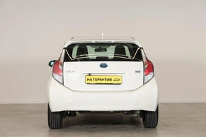 Хетчбэк Toyota Aqua 2016 года, 929000 рублей, Новосибирск