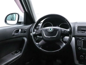 Внедорожник Skoda Yeti 2013 года, 849000 рублей, Красноярск