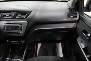 Седан Kia Rio 2016 года, 999000 рублей, Омск