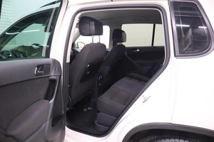 Внедорожник Volkswagen Tiguan 2013 года, 1375000 рублей, Брянск