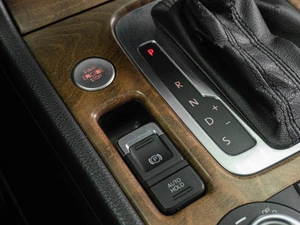 Внедорожник Volkswagen Touareg 2012 года, 1849000 рублей, Тюмень