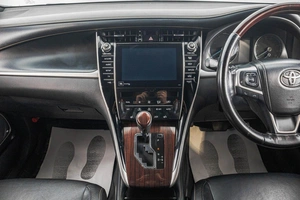 Внедорожник Toyota Harrier 2015 года, 2349000 рублей, Барнаул
