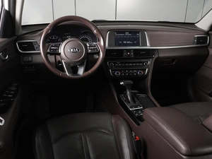 Седан Kia Optima 2018 года, 2050000 рублей, Красный Пахарь