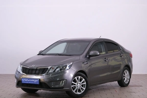 Седан Kia Rio 2013 года, 889000 рублей, Омск