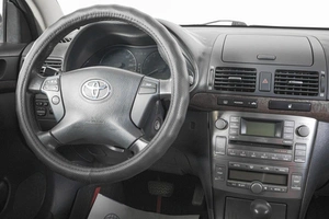 Седан Toyota Avensis 2006 года, 999000 рублей, Кемерово