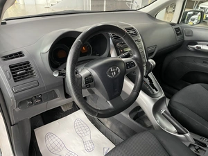 Хетчбэк Toyota Auris 2010 года, 897000 рублей, Солонцы