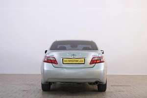 Седан Toyota Camry 2006 года, 1199000 рублей, Омск