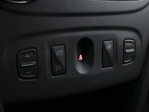 Хетчбэк Renault Sandero Stepway 2020 года, 1190000 рублей, Омск