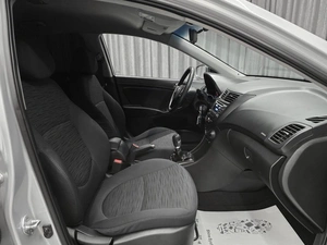 Седан Hyundai Solaris 2015 года, 800000 рублей, Красноярск
