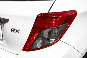 Хетчбэк Toyota Vitz 2013 года, 889000 рублей, Барнаул