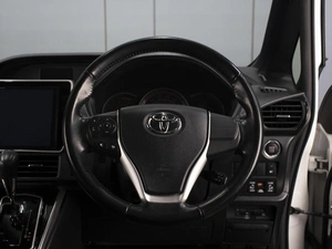 Минивэн Toyota Esquire 2019 года, 2550000 рублей, Омск