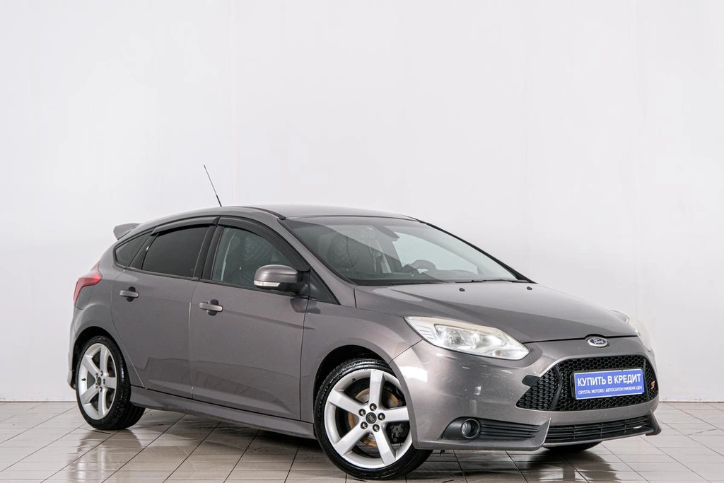 Хетчбэк Ford Focus 2011 года, 749000 рублей, Красноярск