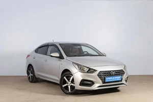 Седан Hyundai Solaris 2017 года, 999000 рублей, Новосибирск