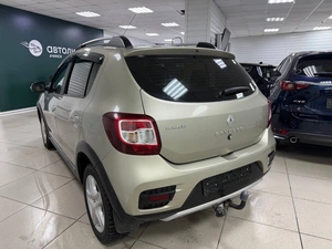 Хетчбэк Renault Sandero 2015 года, 849000 рублей, Ачинск