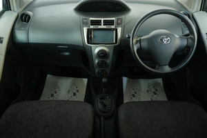 Хетчбэк Toyota Vitz 2010 года, 789000 рублей, Омск