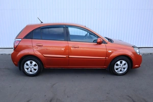 Хэтчбек Kia Rio 2011 года, 650000 рублей, Брянск