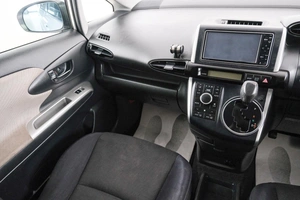 Минивэн Toyota Wish 2009 года, 1409000 рублей, Красноярск