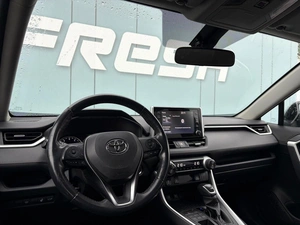 Внедорожник Toyota RAV4 2019 года, 3199000 рублей, Ижевск
