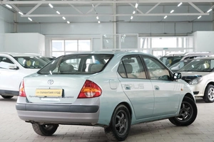 Седан Toyota Prius 1999 года, 389000 рублей, Омск