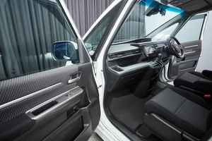 Минивэн Honda Stepwgn 2017 года, 1799000 рублей, Красноярск