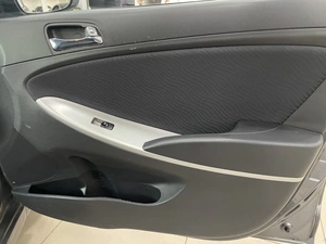Седан Hyundai Solaris 2013 года, 897000 рублей, Солонцы