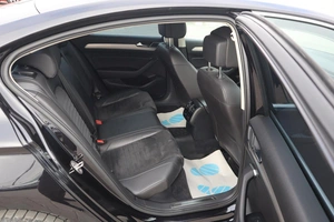 Седан Volkswagen Passat 2015 года, 1900000 рублей, Мирное