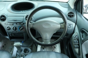 Хетчбэк Toyota Vitz 2000 года, 349000 рублей, Омск